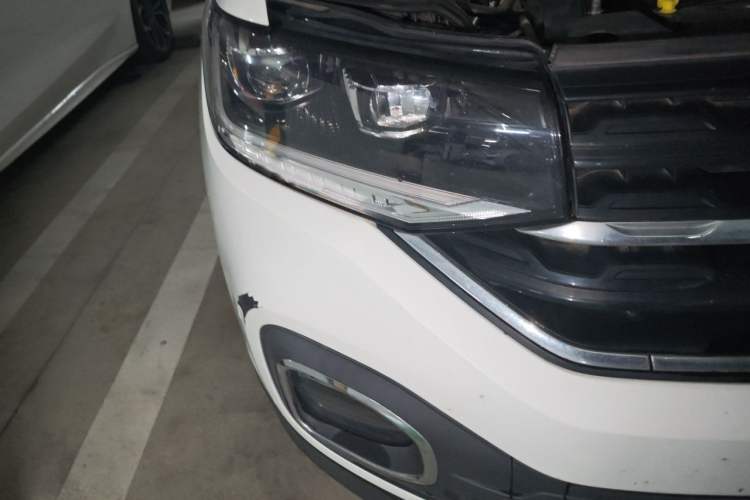 Used Volkswagen Tacqua 2020 1.5L Automatic Yue Right Front Headlight
