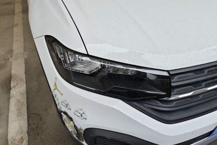 Used Volkswagen Tacqua 2020 1.5L Automatic Shang Right Front Headlight