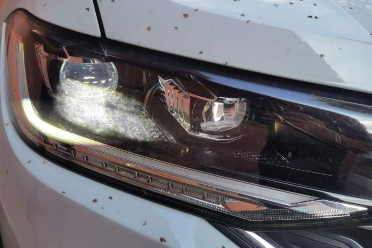 Used Volkswagen Tacqua 2020 1.5L Automatic Yue Right Front Headlight