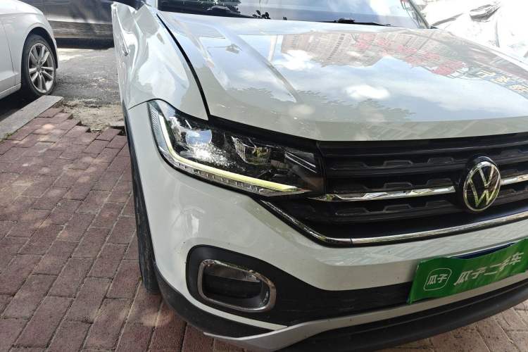 Used Volkswagen Tacqua 2020 1.5L Automatic Yue Right Front Headlight