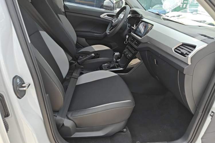 Used Volkswagen Tacqua 2020 1.5L Automatic Yue Right Front Seat