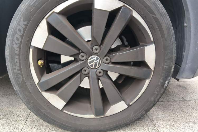 Used Volkswagen Tacqua 2020 280TSI DSG EnjoyPro Right Front Wheel Hub