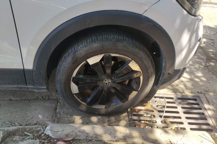 Used Volkswagen Tacqua 2020 1.5L Automatic Yue Right Front Wheel Hub