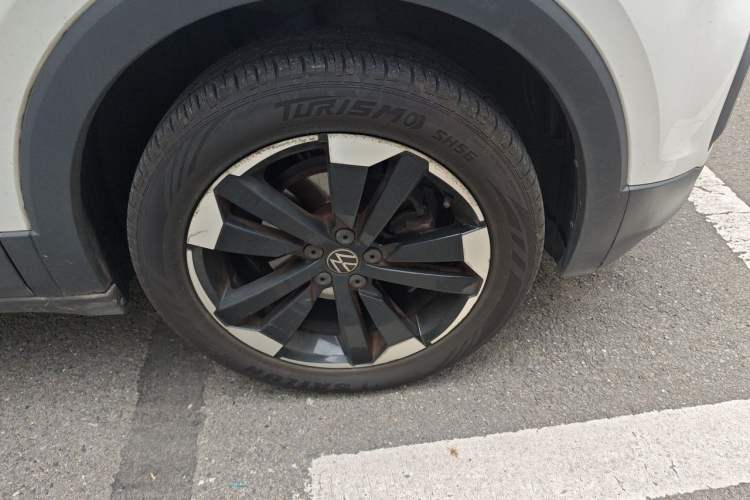 Used Volkswagen Tacqua 2020 280TSI Starry Limited Edition Right Front Wheel Hub