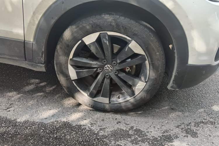 Used Volkswagen Tacqua 2020 280TSI DSG EnjoyPro Right Front Wheel Hub