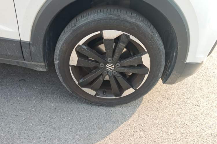 Used Volkswagen Tacqua 2020 1.5L Automatic Yue Right Front Wheel Hub