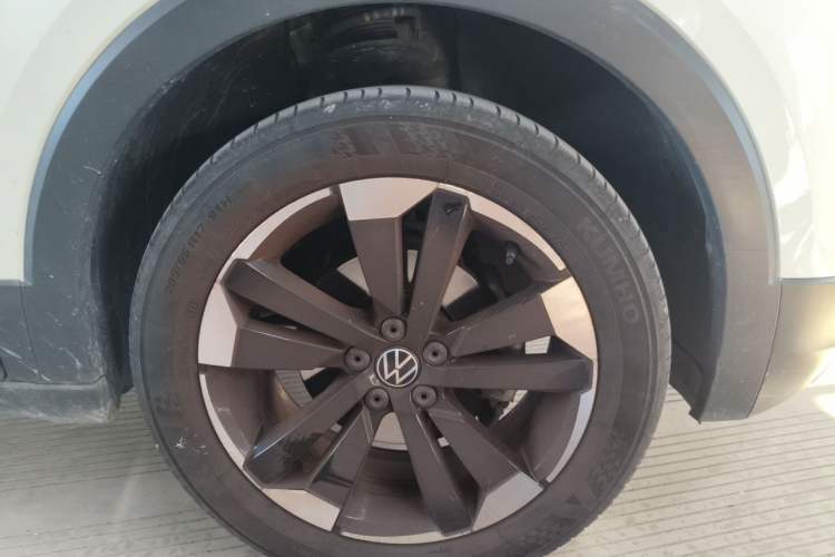 Used Volkswagen Tacqua 2020 1.5L Automatic Yue Right Front Wheel Hub