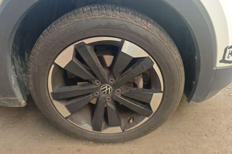 Used Volkswagen Tacqua 2020 1.5L Automatic Yue Right Front Wheel Hub