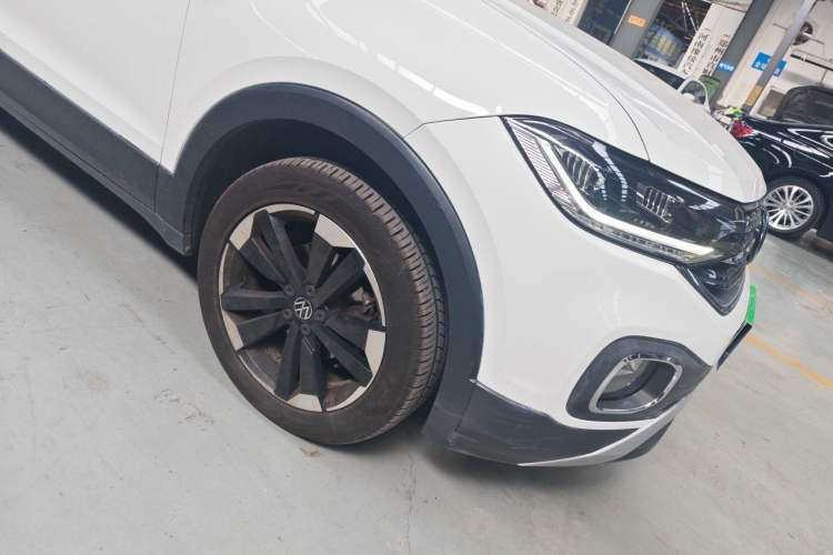 Used Volkswagen Tacqua 2020 1.5L Automatic Yue Right Front Wheel Hub