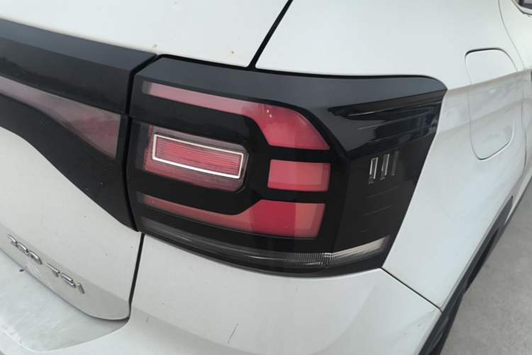 Used Volkswagen Tacqua 2020 1.5L Automatic Yue Right Rear Taillight