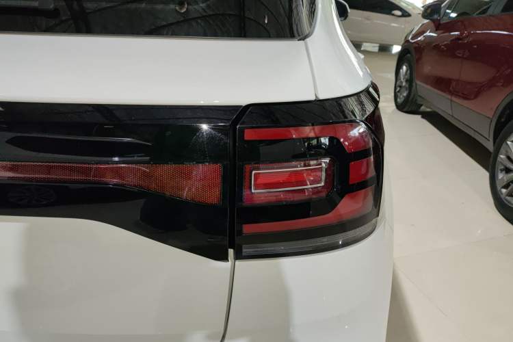 Used Volkswagen Tacqua 2020 1.5L Automatic Yue Right Rear Taillight
