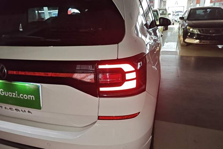 Used Volkswagen Tacqua 2020 1.5L Automatic R-Line Right Rear Taillight
