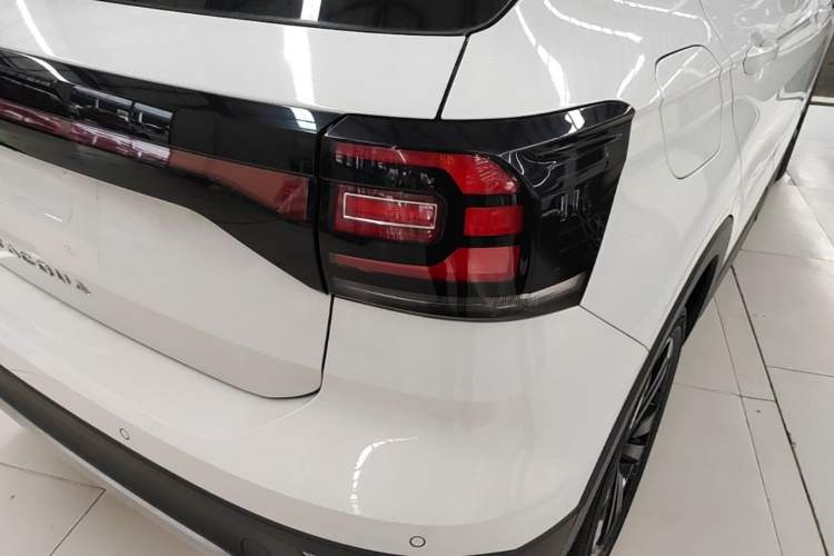 Used Volkswagen Tacqua 2020 1.5L Automatic Yue Right Rear Taillight