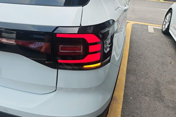 Used Volkswagen Tacqua 2020 1.5L Automatic Yue Right Rear Taillight
