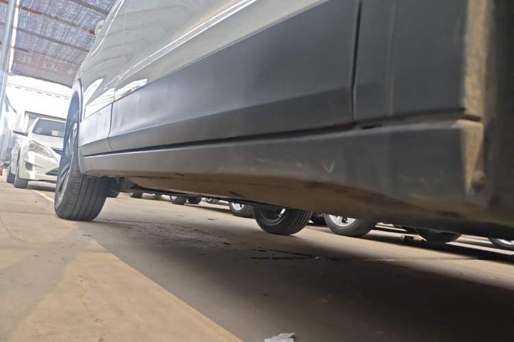Used Volkswagen Tacqua 2020 1.5L Automatic Yue Right Side Sill