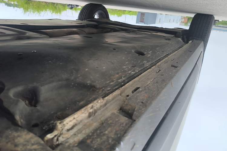 Used Volkswagen Tacqua 2020 1.5L Automatic Yue Right Side Sill