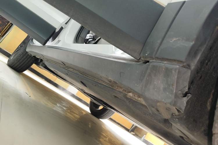 Used Volkswagen Tacqua 2020 280TSI DSG EnjoyPro Right Side Sill