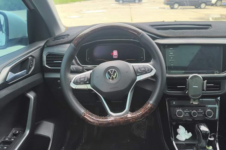 Used Volkswagen Tacqua 2020 1.5L Automatic Yue Steering Wheel