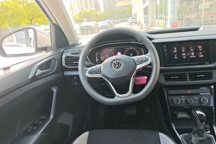Used Volkswagen Tacqua 2020 1.5L Automatic Yue Steering Wheel