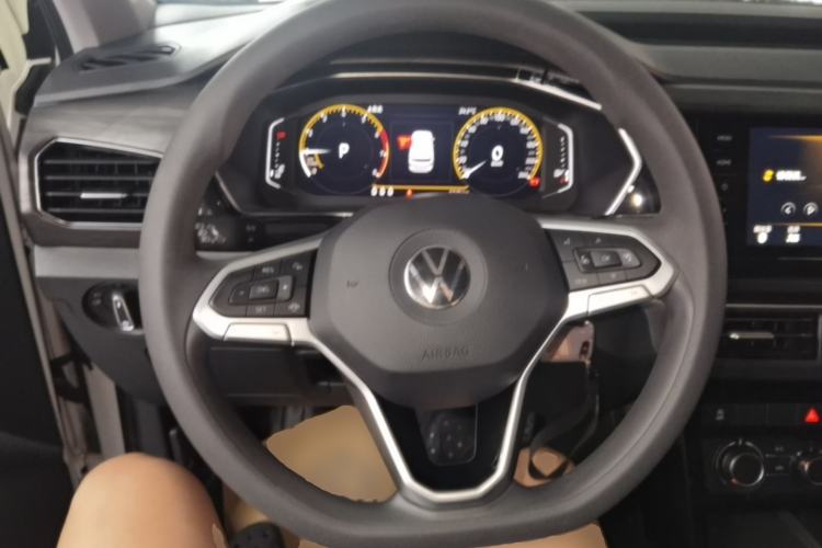 Used Volkswagen Tacqua 2020 1.5L Automatic Yue Steering Wheel