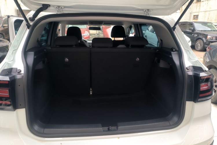 Used Volkswagen Tacqua 2020 1.5L Automatic Shang Trunk