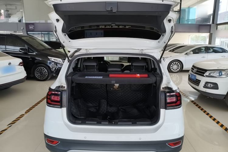 Used Volkswagen Tacqua 2020 280TSI DSG EnjoyPro Trunk