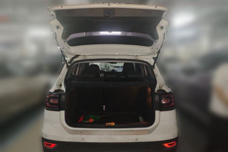 Used Volkswagen Tacqua 2020 1.5L Automatic Yue Trunk