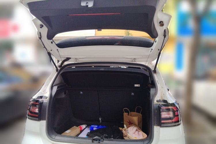 Used Volkswagen Tacqua 2020 1.5L Automatic Yue Trunk