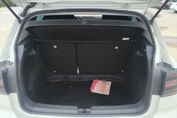 Used Volkswagen Tacqua 2020 1.5L Automatic Yue Trunk