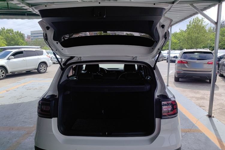 Used Volkswagen Tacqua 2020 1.5L Automatic Yue Trunk