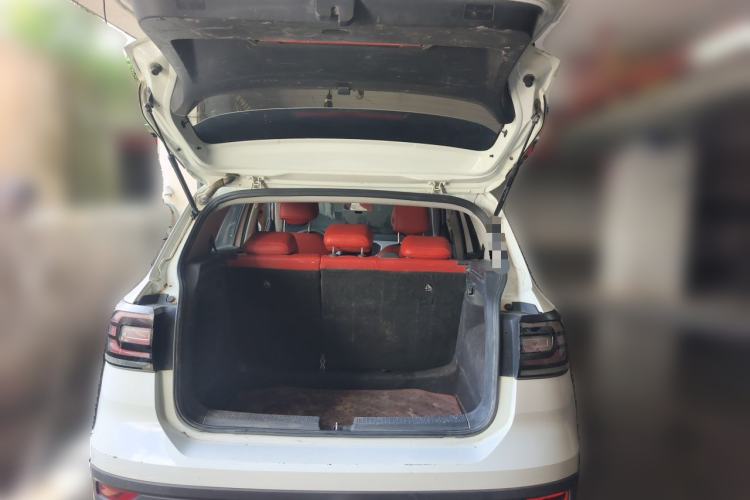 Used Volkswagen Tacqua 2020 1.5L Automatic Shang Trunk