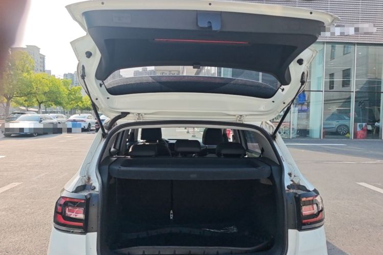 Used Volkswagen Tacqua 2020 1.5L Automatic Yue Trunk
