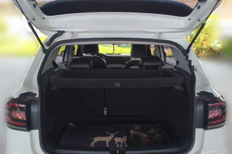 Used Volkswagen Tacqua 2020 1.5L Automatic Yue Trunk