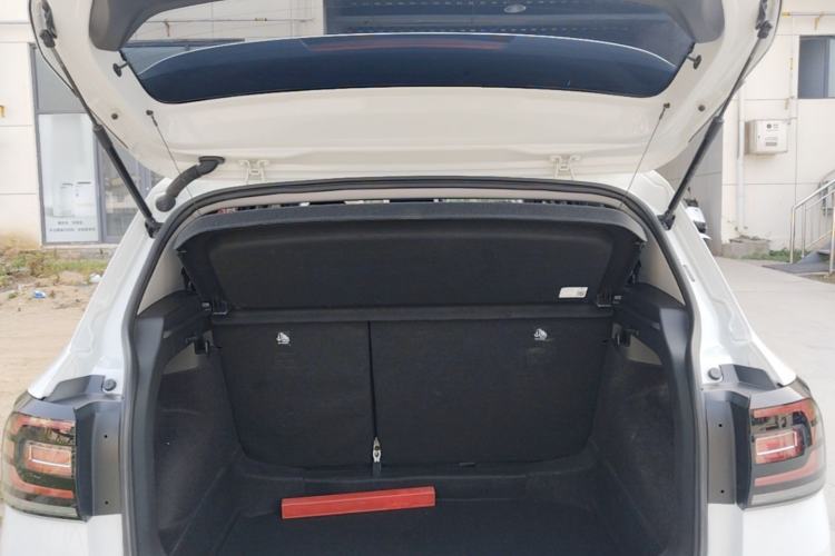 Used Volkswagen Tacqua 2020 1.5L Automatic Yue Trunk