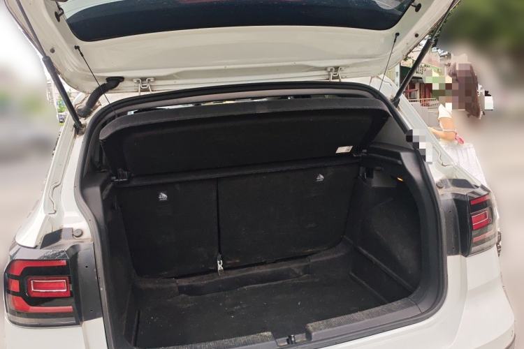 Used Volkswagen Tacqua 2020 1.5L Automatic Yue Trunk