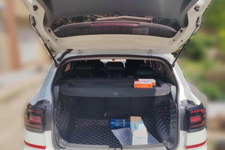 Used Volkswagen Tacqua 2020 1.5L Automatic R-Line Trunk