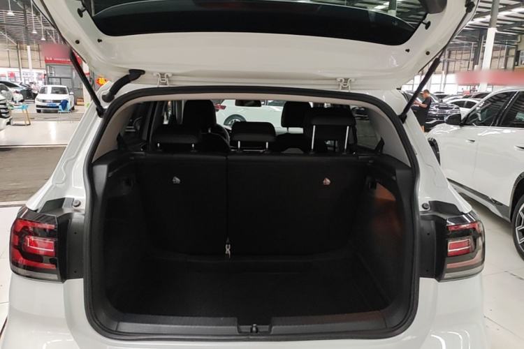 Used Volkswagen Tacqua 2020 1.5L Automatic Yue Trunk