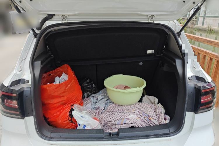 Used Volkswagen Tacqua 2020 1.5L Automatic Yue Trunk