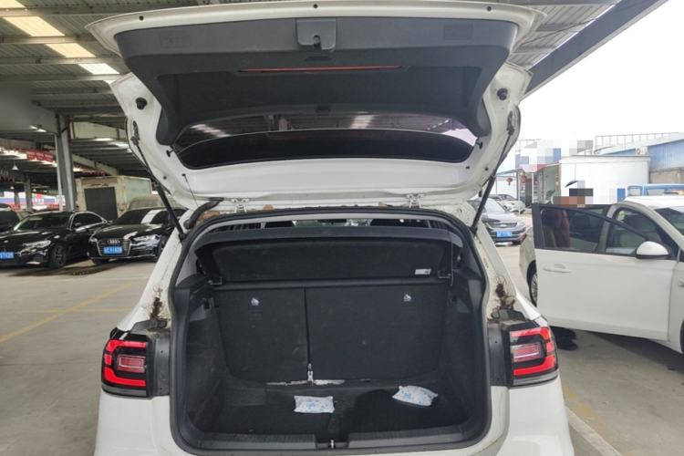 Used Volkswagen Tacqua 2020 1.5L Automatic Yue Trunk