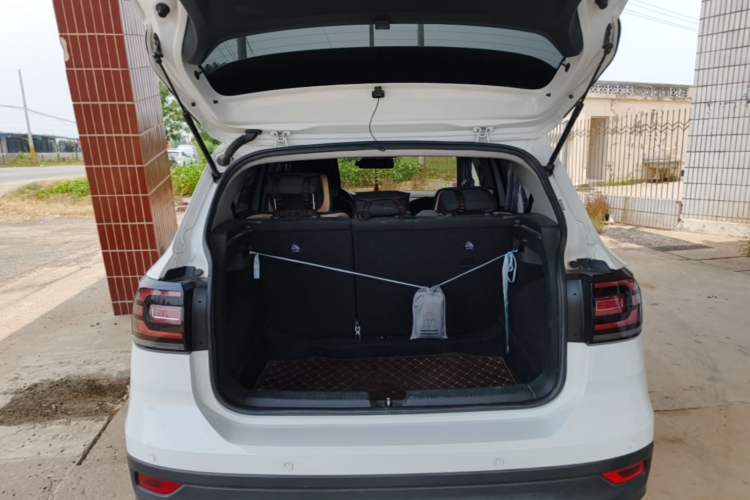 Used Volkswagen Tacqua 2020 1.5L Automatic Shang Trunk