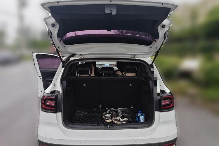 Used Volkswagen Tacqua 2020 1.5L Automatic Yue Trunk