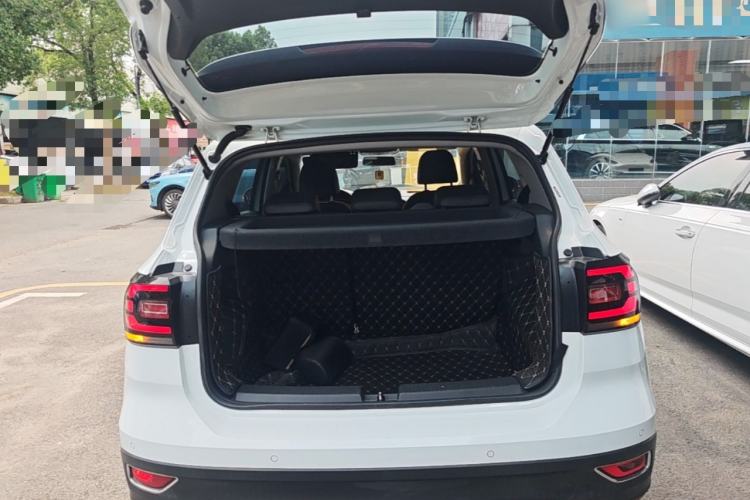 Used Volkswagen Tacqua 2020 1.5L Automatic Yue Trunk