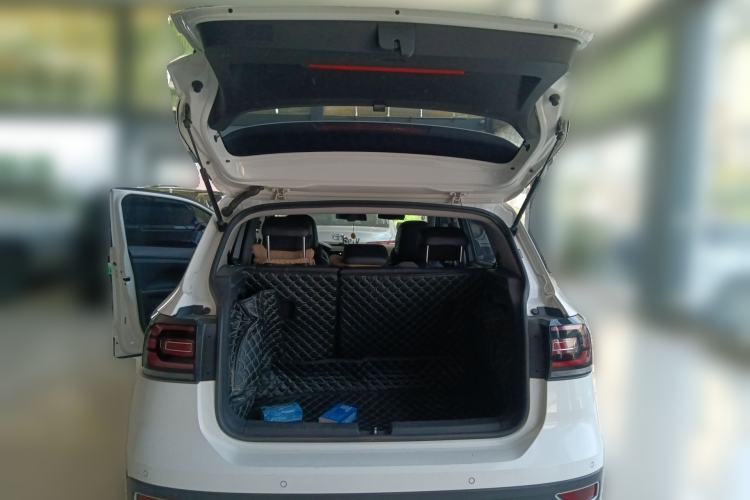 Used Volkswagen Tacqua 2020 1.5L Automatic Yue Trunk