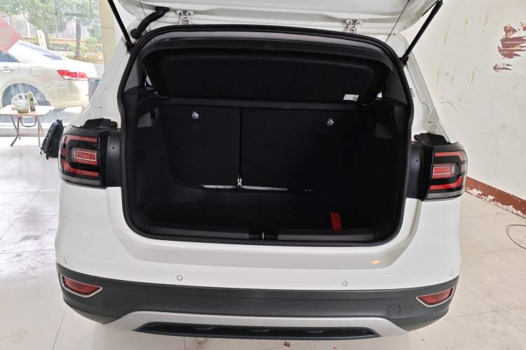 Used Volkswagen Tacqua 2020 1.5L Automatic Yue Trunk