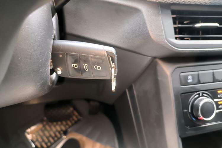 Used Volkswagen Tacqua 2020 1.5L Automatic Shang Vehicle Key