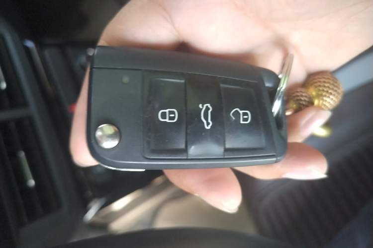 Used Volkswagen Tacqua 2020 1.5L Automatic Yue Vehicle Key