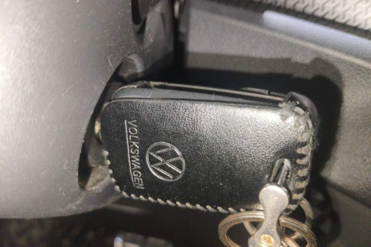 Used Volkswagen Tacqua 2020 1.5L Automatic R-Line Vehicle Key