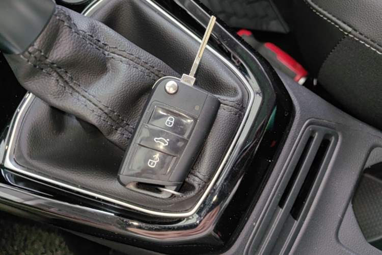 Used Volkswagen Tacqua 2020 1.5L Automatic Yue Vehicle Key