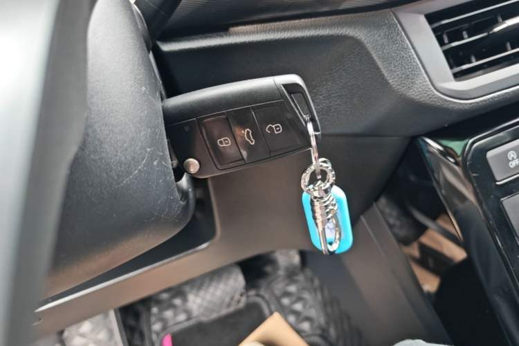 Used Volkswagen Tacqua 2020 1.5L Automatic Yue Vehicle Key
