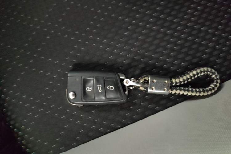 Used Volkswagen Tacqua 2020 1.5L Automatic Yue Vehicle Key